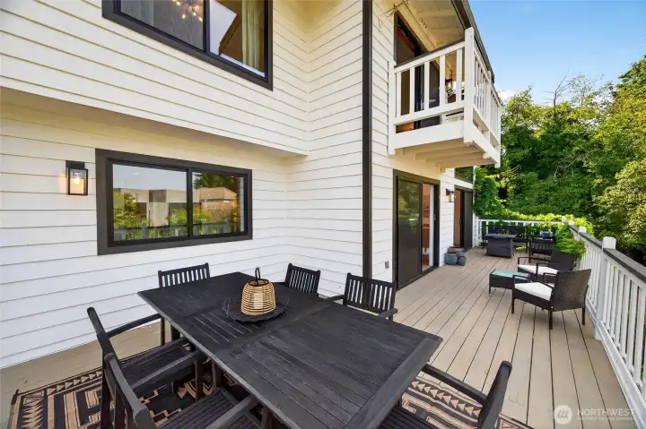 Main floor deck