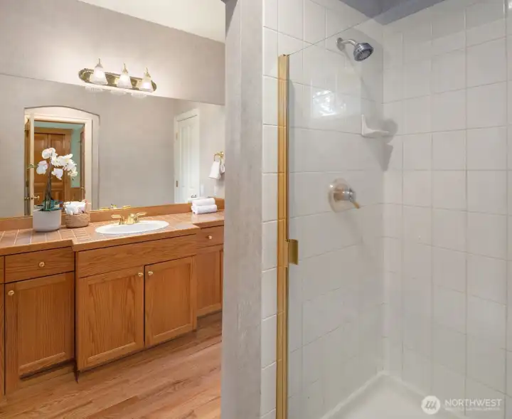 Bathroom has a passage way to the office/5th bed.