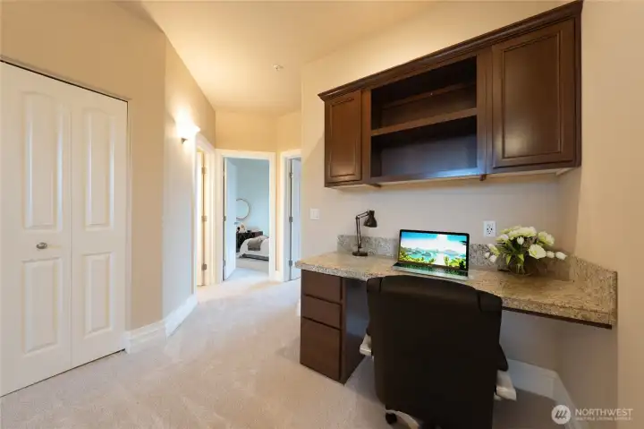 This photo has been virtually staged