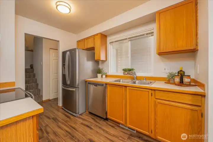All stainless steel appliances stay!