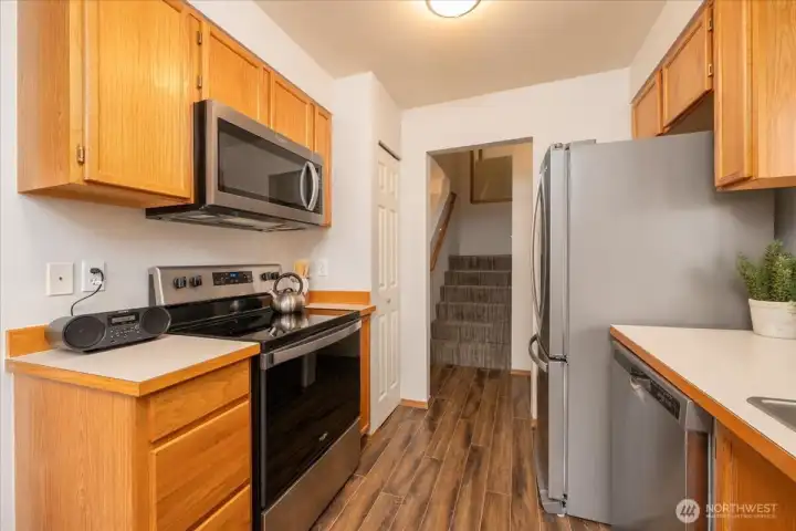 Yes, this sweet kitchen has a pantry for added storage!