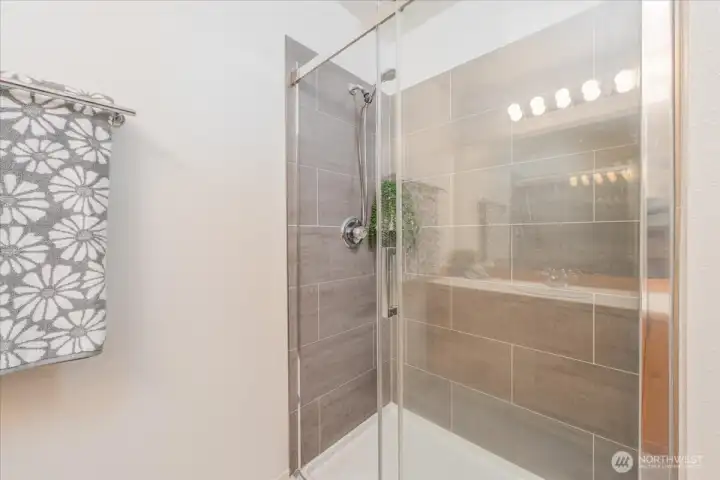 gorgeous walk in shower