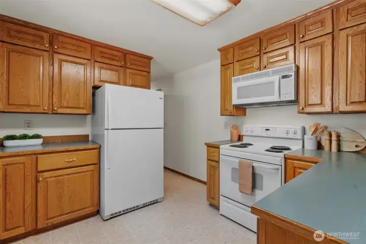 An easy remodel or keep as is for now. All appliances stay!