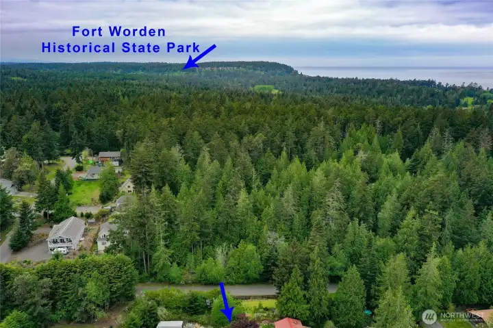 Close to Fort Worden and North Beach.