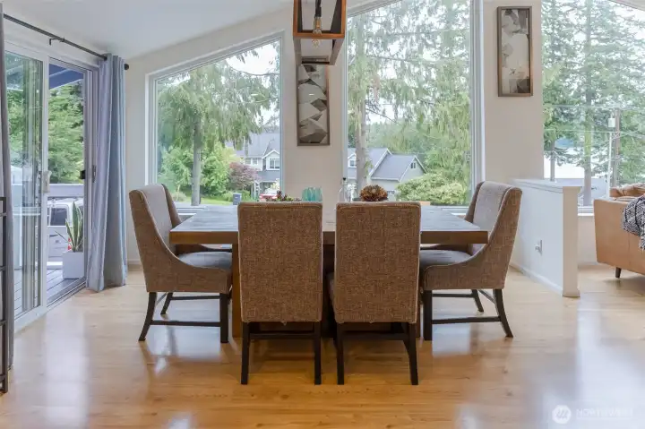 The dining space will not disappoint! So much light coming in and the views are simply breathtaking The dining space will not disappoint! So much light coming in and the views are simply breathtaking