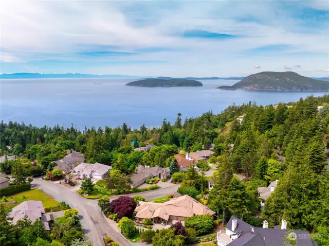 Stunning views of the Olympic Mountain Range, the sparkling seas and the surrounding San Juan Islands.