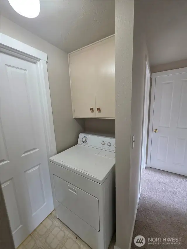 Laundry area - view 2