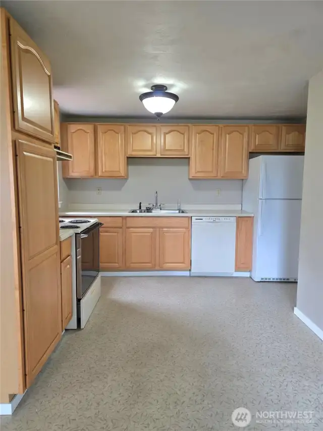 Kitchen - view 4