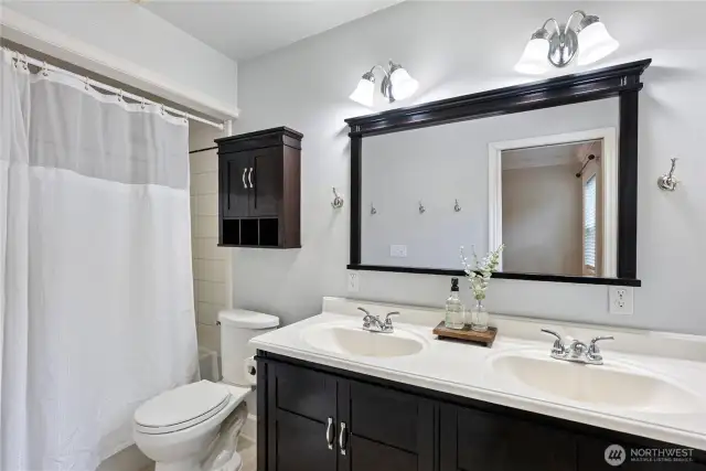 Large guest bathroom upstairs.
