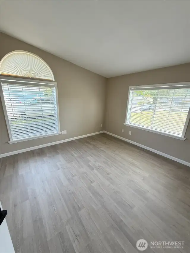 2nd bedroom with 2 windows