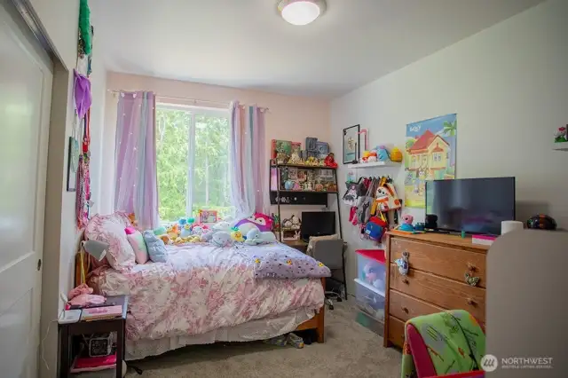 Upper floor bedroom 1