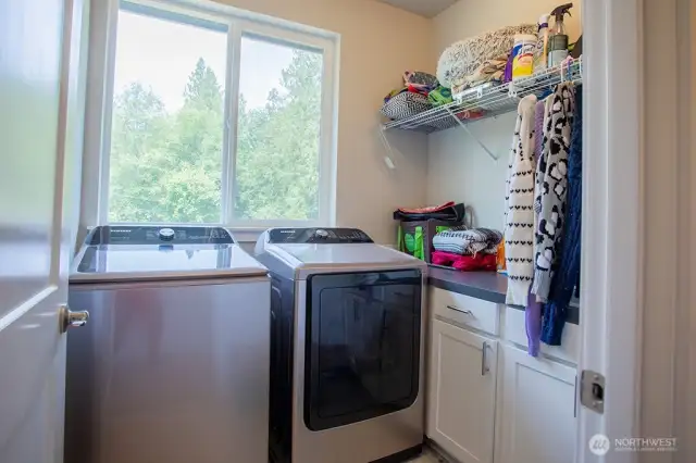 Laundry with sing