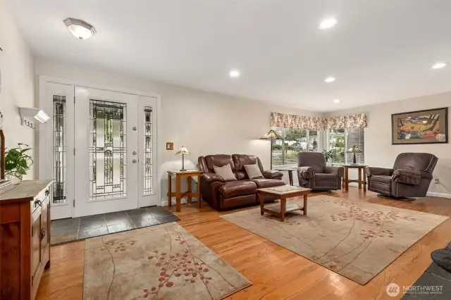The lighting! Wood floors! Warm tones! Plentiful windows!