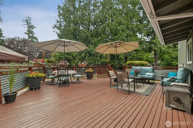 Enjoy entertaining on the huge private backyard deck!