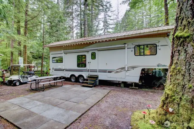 Well maintained trailer included