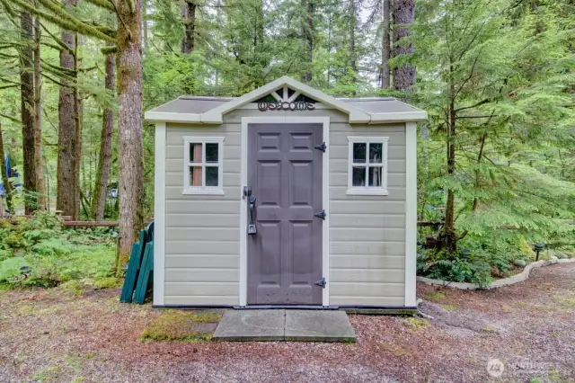 Welcoming shed included!