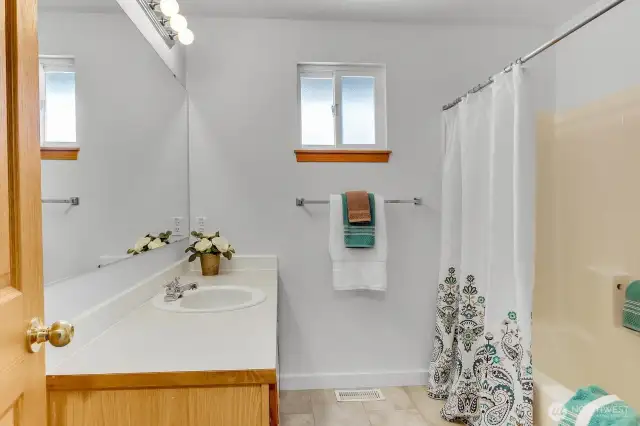 Upper main bath with new LVP floors