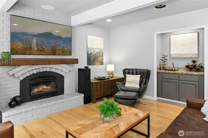 Wet bar in the living room! And top line, built-in Bose speaker system.
