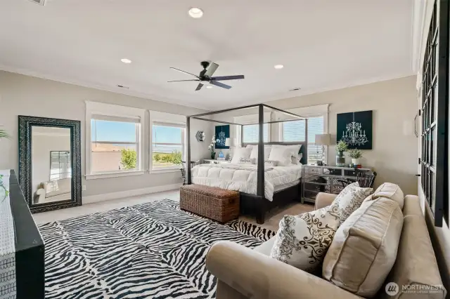 Huge primary suite!