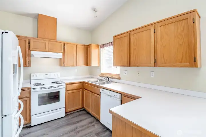 Fridge, oven and dishwasher inlcuded.