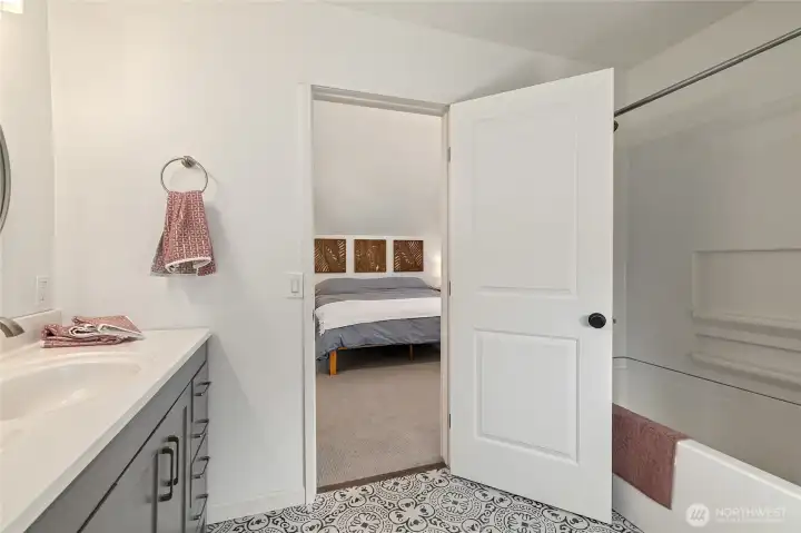 Another view of the primary bath.