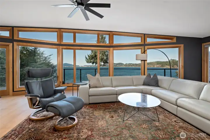 Livingroom with Unobstructed Views