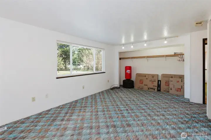 Nice big Primary bedroom