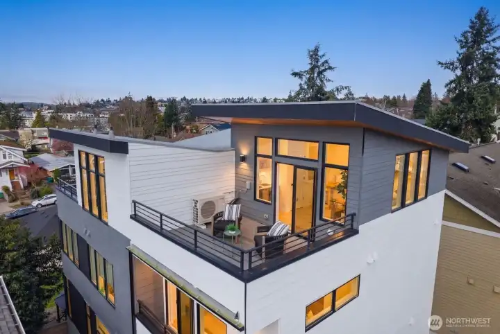 Spectacular views from top floor deck