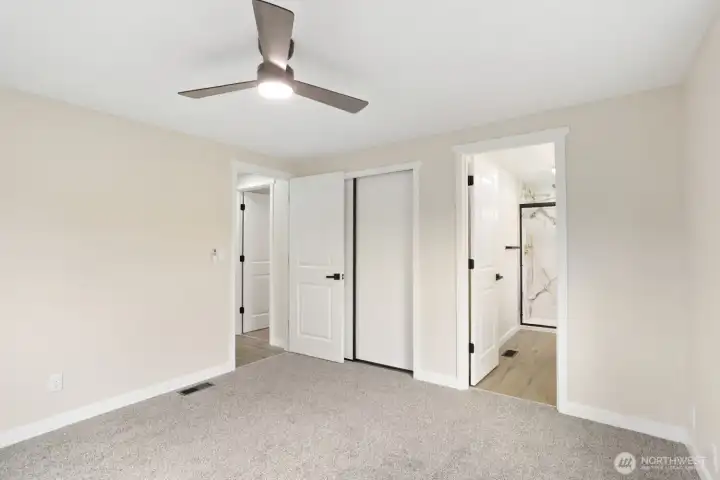 additional view of primary bedroom