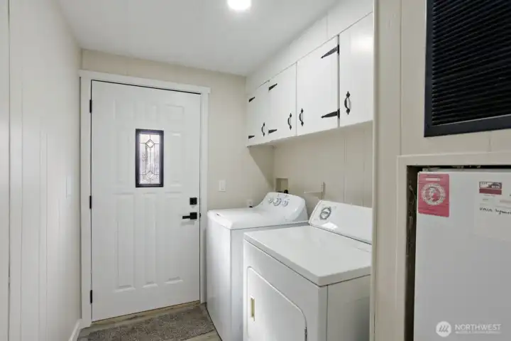 dedicated laundry room- washer/dryer included