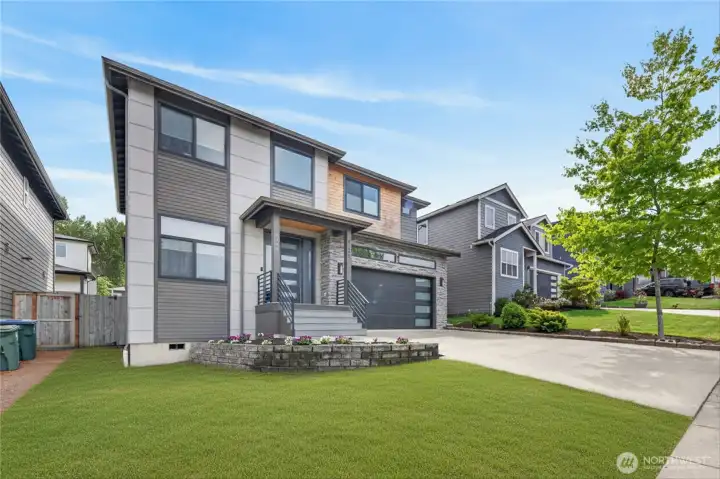 This is a home you'll walk into and not want to leave!