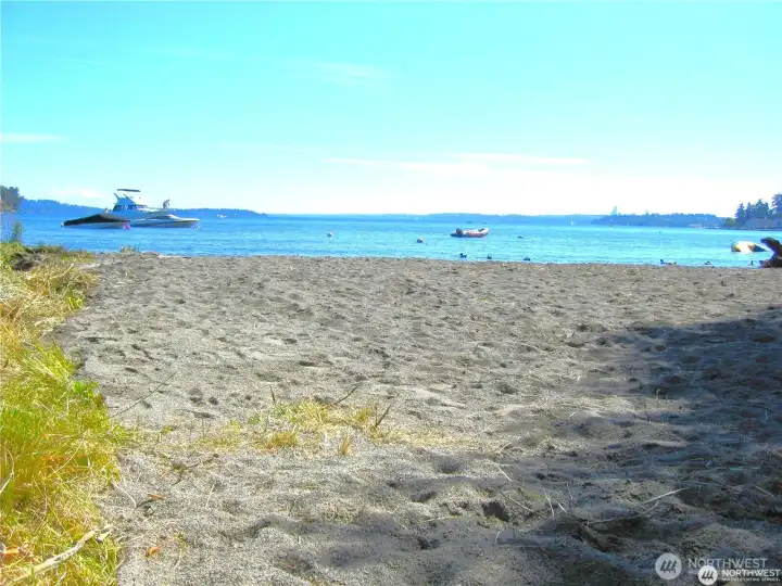 DEEDED BEACH ACCESS for Goat Hill on Lake Washingron - not found in this price point!