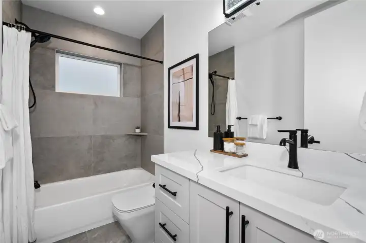 Full hallway bathroom upstairs