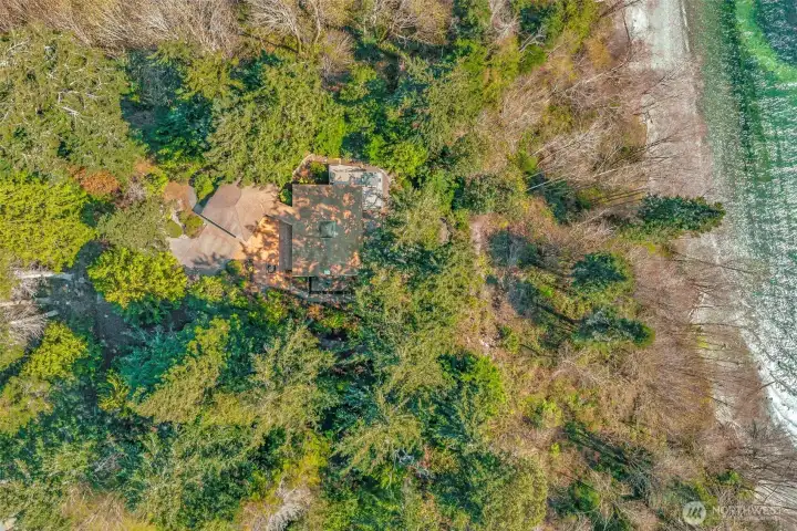 Drone shot looking down- your own little paradise... Drone shot looking down- your own little paradise...