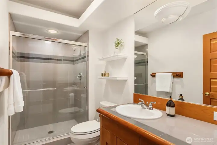 The ensuite 3/4 bath.