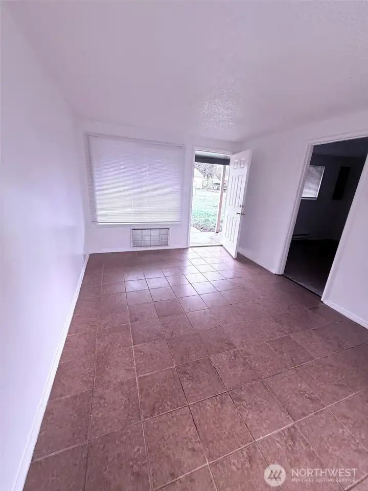 1644 Main living area