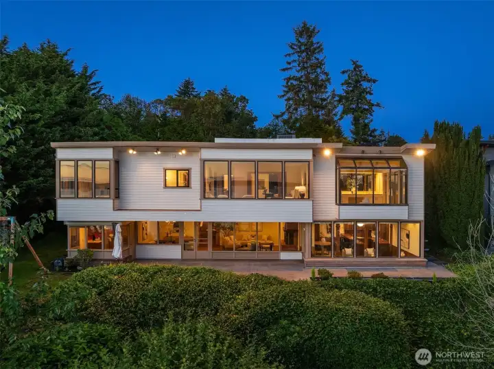 Originally designed by Ralf E. Decker, noted Seattle architect, the house represents a rare opportunity to own an exceptional example of post-war Northwest Modernism. Originally designed by Ralf E. Decker, noted Seattle architect, the house represents a rare opportunity to own an exceptional example of post-war Northwest Modernism.