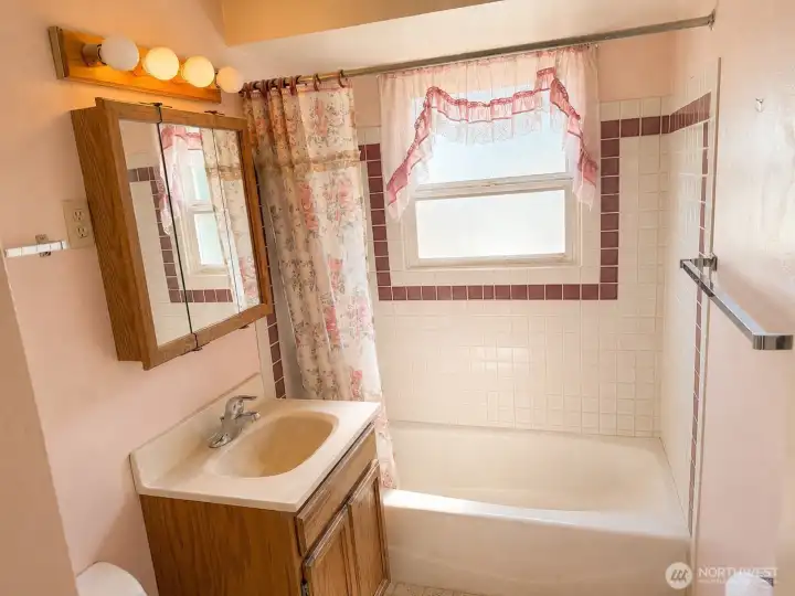 Full Bath Full Bath