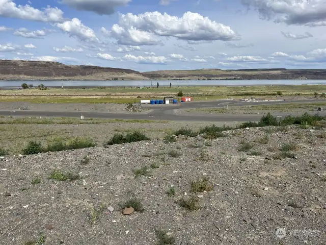 View from the lot, looking towards the Wanapum Bridge
