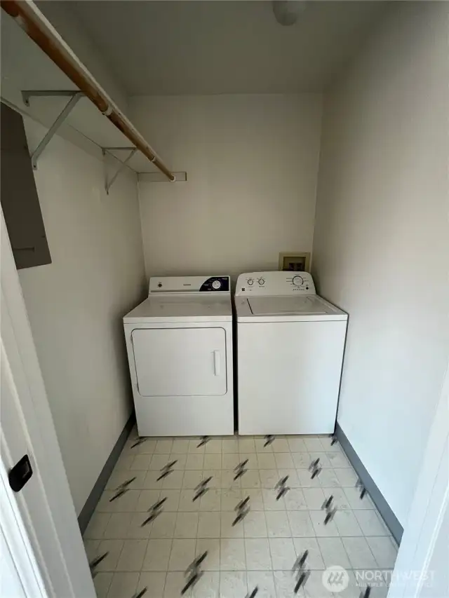 #4 - Washer/Dryer
