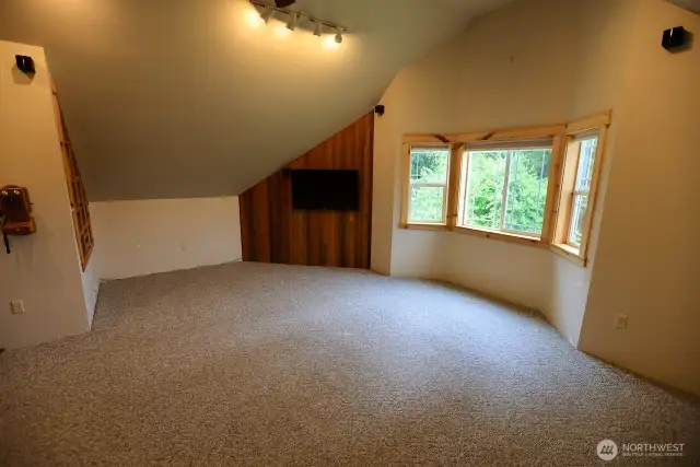 Bonus room upstairs, so many possibilities here