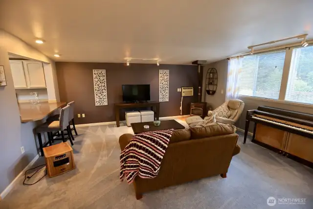 The layout in the 800 sf apartment has great flow and natural light.