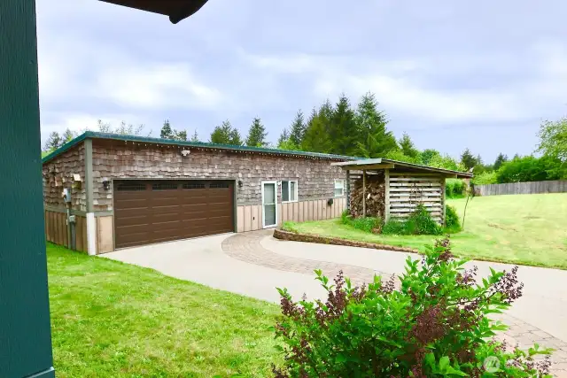 2 car garage that is attached to the spacious 800 sf apartment.