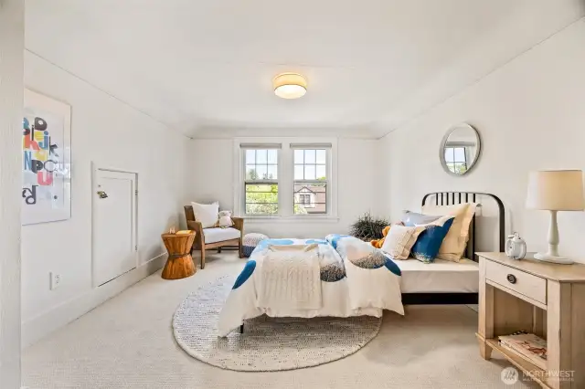 Upper floor bedroom #2