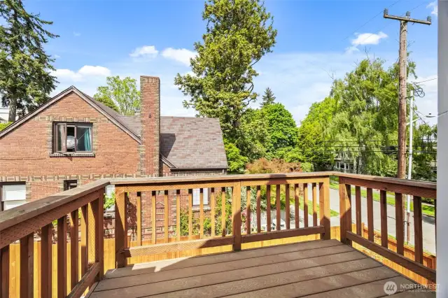 Deck off of 2nd floor