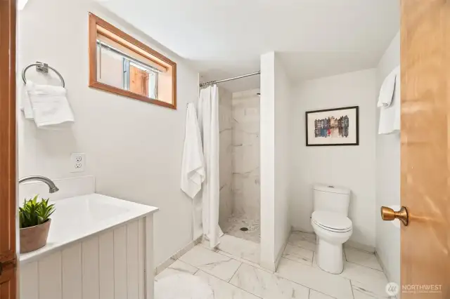 Lower floor bathroom