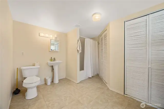 Full bath in garage/shop