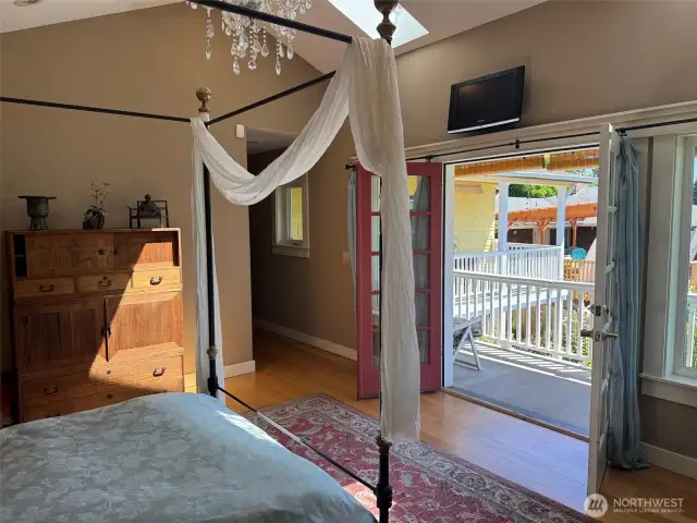 main floor suite