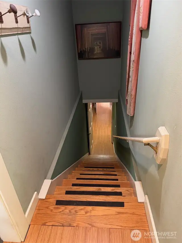 lower level stairs in the entry area