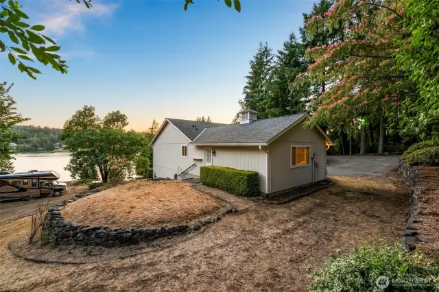 Ample space for RV, boat, or trailer parking